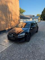 Volkswagen Golf 2.0 TDI BMT CUP BLACK - Volkswagen Golf Limousine Cup mit Diesel-Antrieb