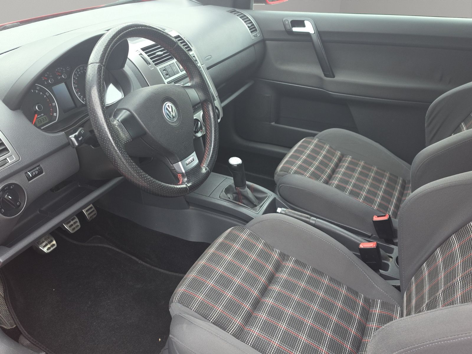 Fahrzeugabbildung Volkswagen Polo IV GTI TÜV SERVICE NEU