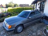 Mercedes-Benz E 300 (W124) - Mercedes-Benz W124 aus dem Jahr 1992