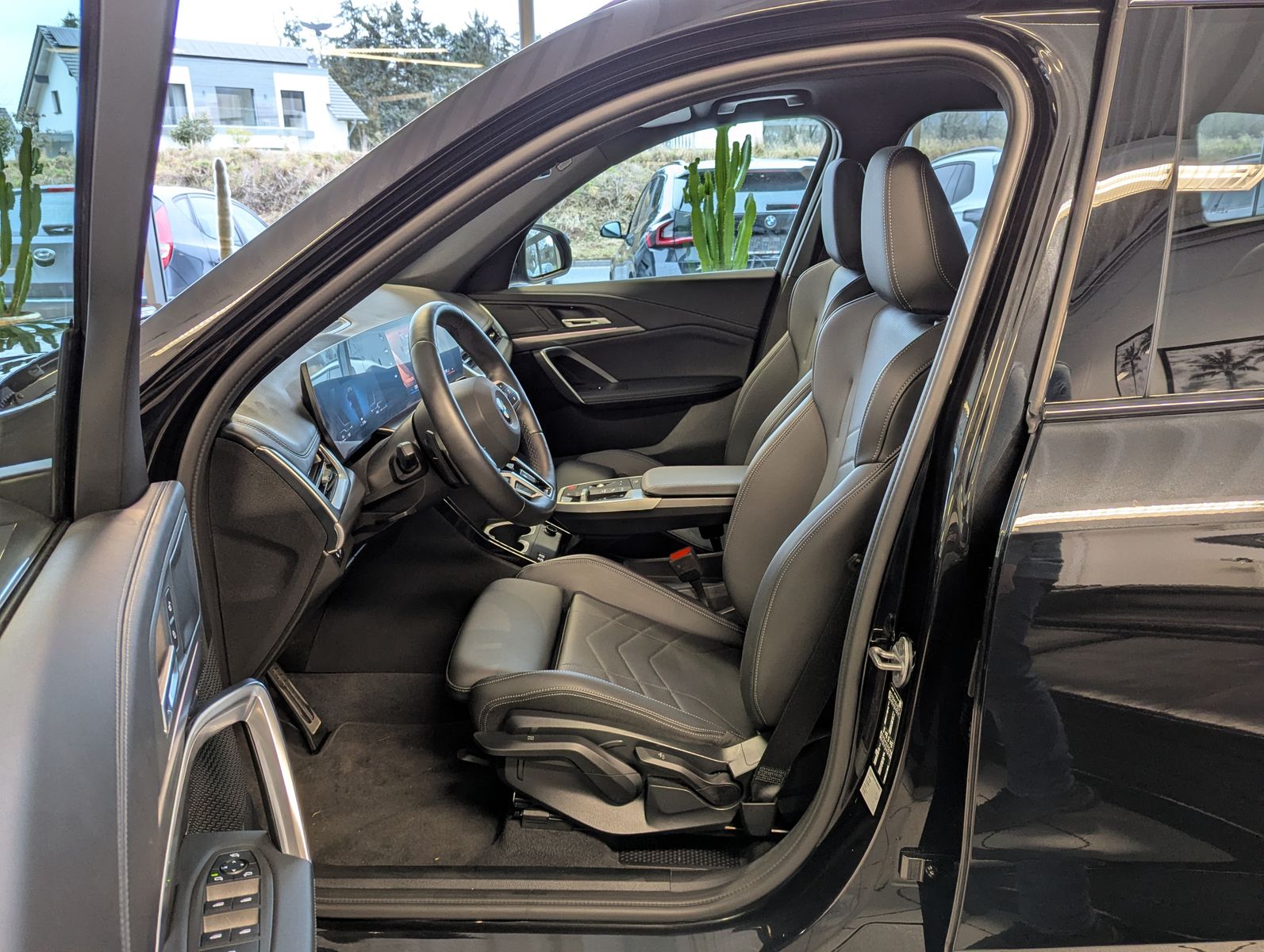 BMW X1 18 d M-Sport Pano Premium-Travel-Paket AHK - Image 12