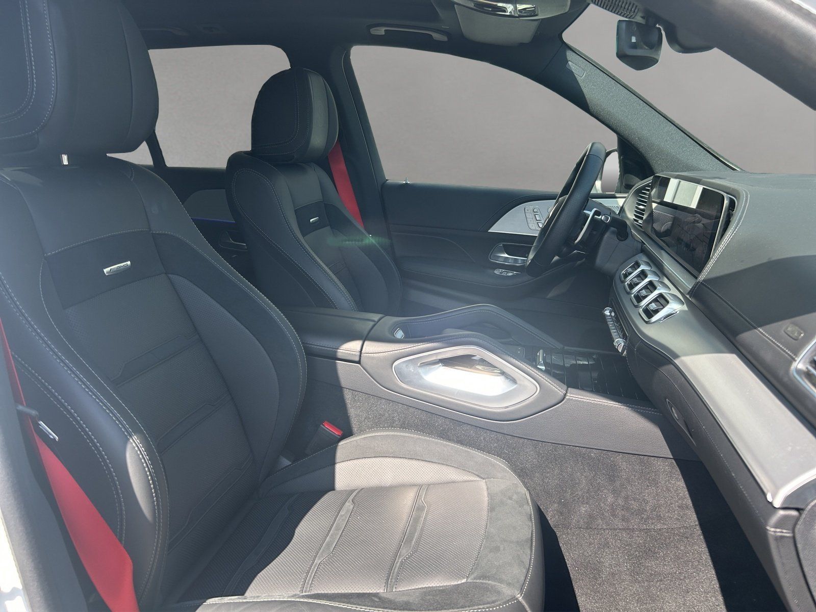 Fahrzeugabbildung Mercedes-Benz GLE53 AMG Prem+ DISTRO Standhz AHK Pano AIRMATIC