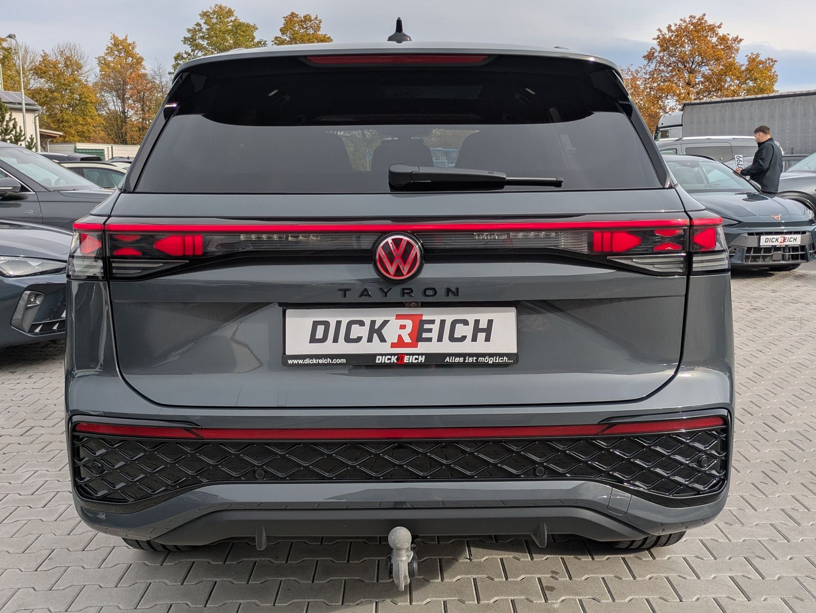 Fahrzeugabbildung Volkswagen Tayron 2.0 TDI 4M R-Line 7Si*MATRIX*AHK*PANO*HUD