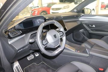 Fotografie des Peugeot 408 Hybrid 225 e-EAT8 GT