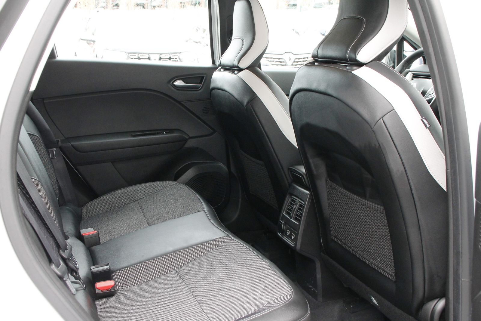 Fahrzeugabbildung Renault Captur INTENS TCe 100