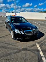 Mercedes-Benz E 350 AHK Standheizung  - schwarze Mercedes-Benz 350