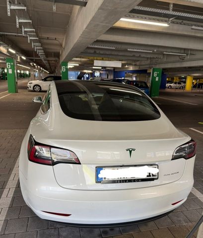 TESLA Model 3 Standard-Reichweite Plus - Hinterrad...
