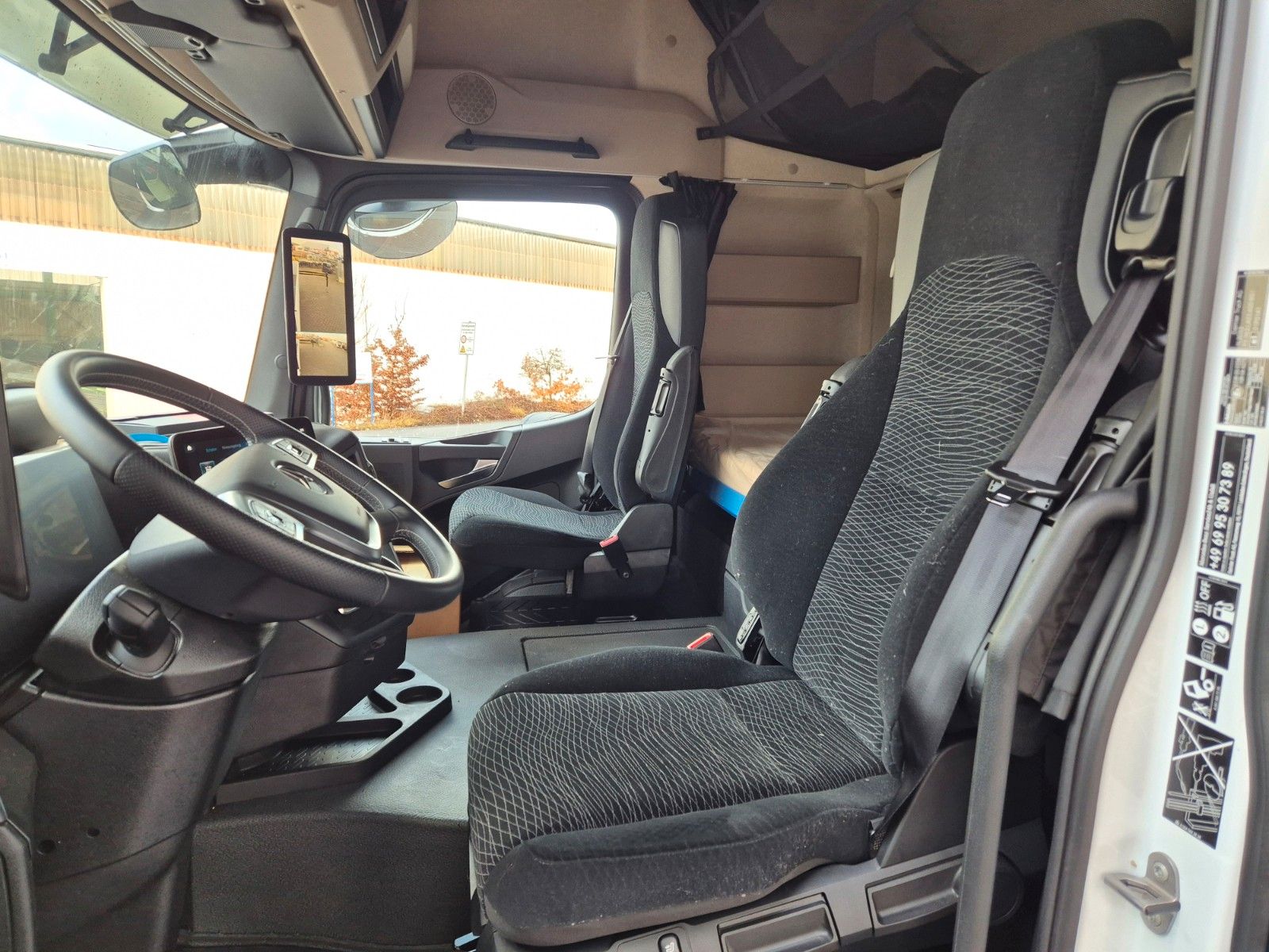 Fahrzeugabbildung Mercedes-Benz Actros 2545 L 6x2 Hiab L-HIPRO 235 DLS-3