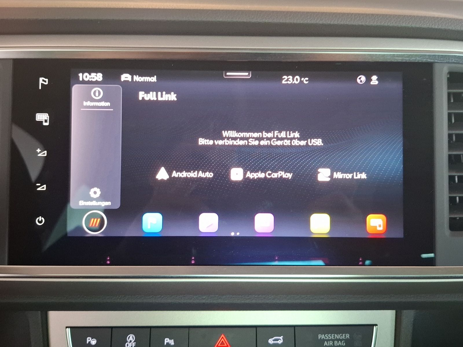 Fahrzeugabbildung SEAT Ateca TSI Xperience DSG LED AHK Navi AID ACC RFK