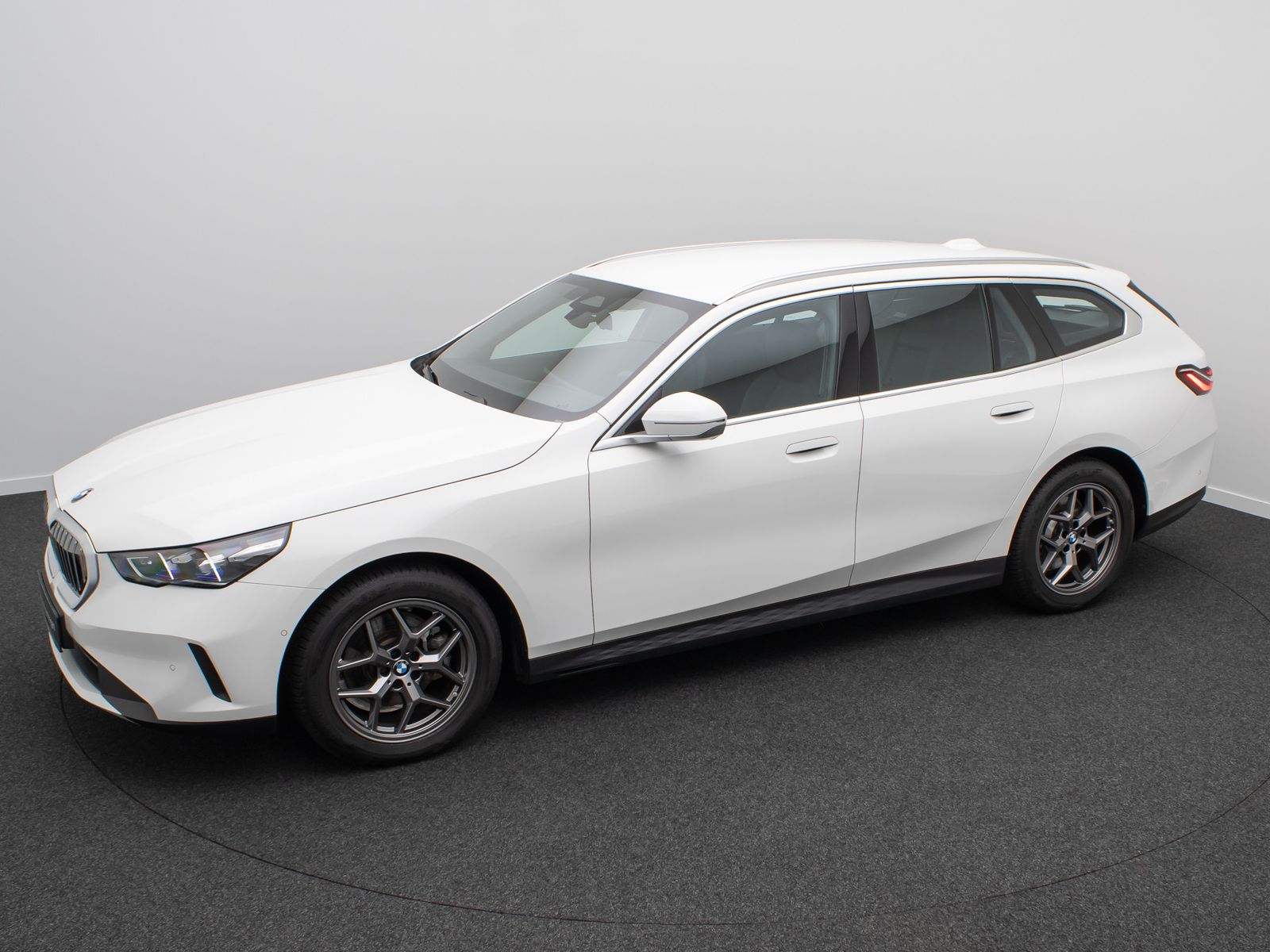 Fahrzeugabbildung BMW 520d Kamera DAB Leder LED Alarm Sport 18Zoll