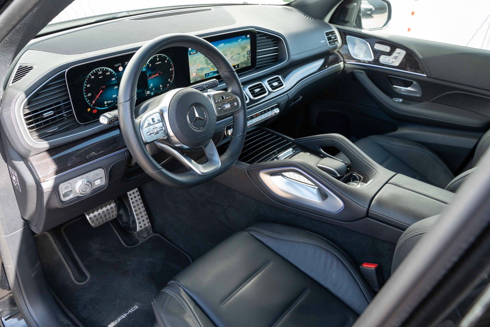 Fahrzeugabbildung Mercedes-Benz GLE 400 D 4MATIC AMG 1.HD 21" MBUX LED PANO AHK