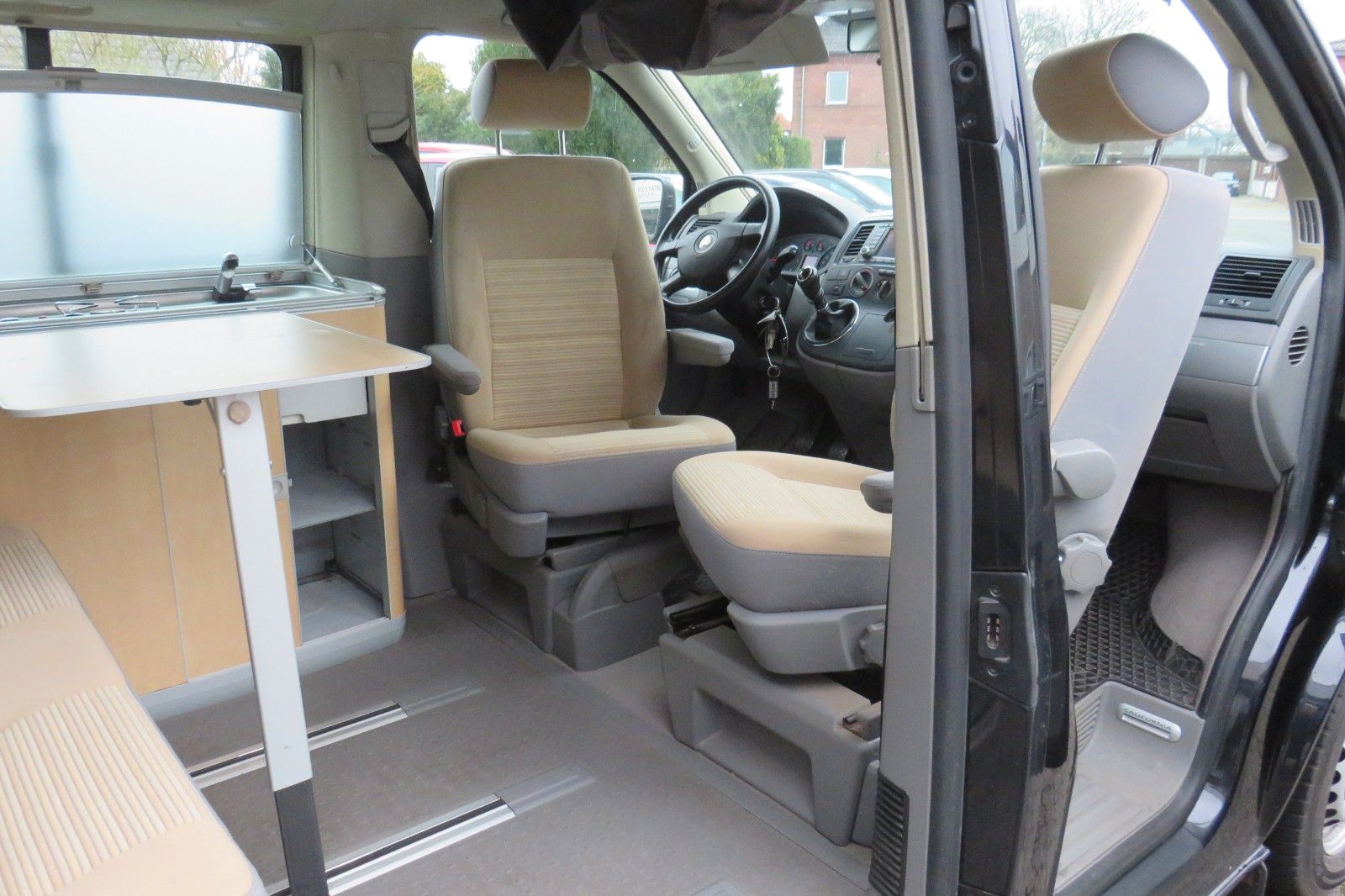 Fahrzeugabbildung Volkswagen T5 California 1.H SCHECKHEFT MOTOR TEILÜBERHOHLT