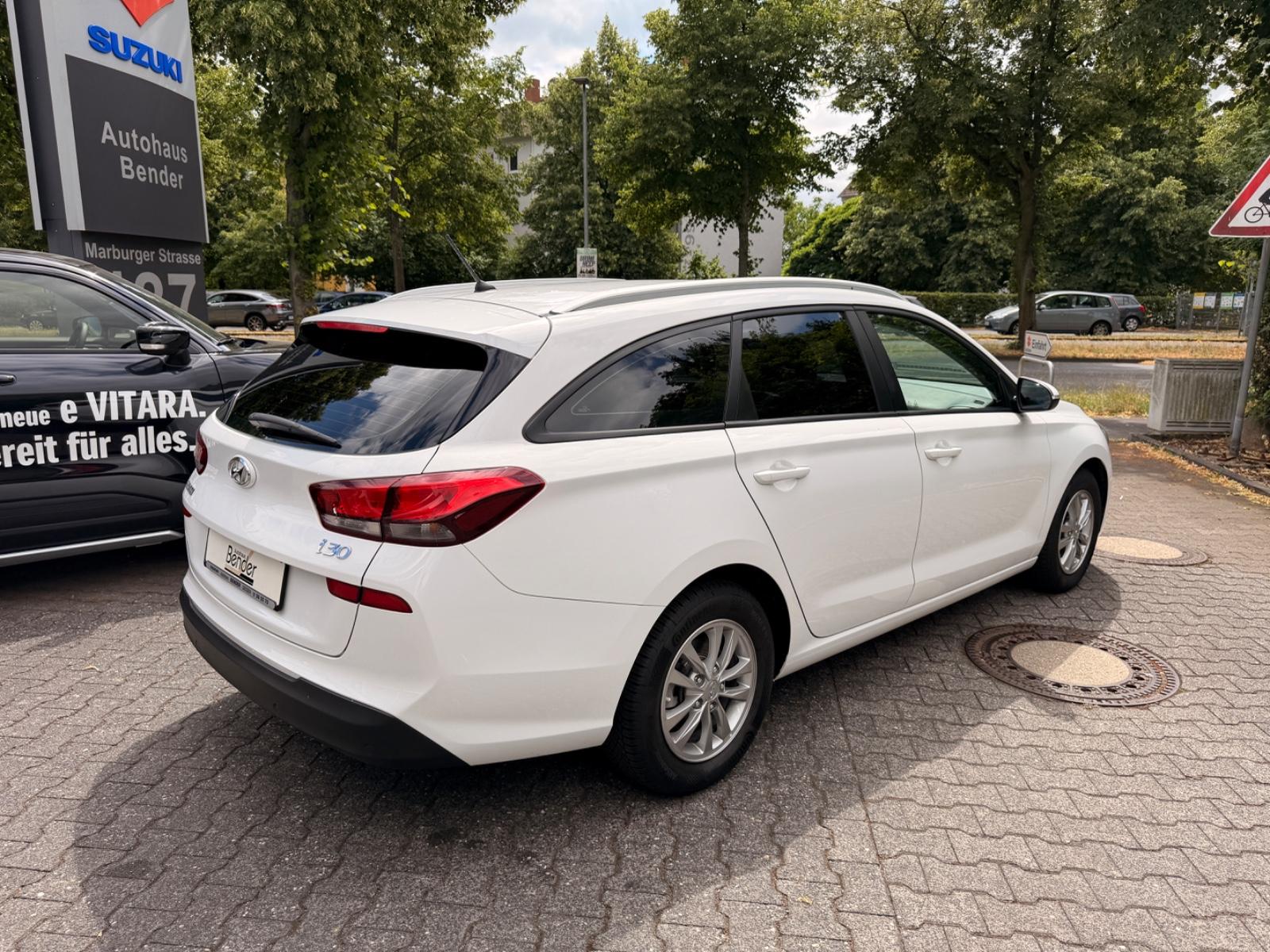 Hyundai i30 cw KLIMA TEMPOMAT SPUR BLUETOOTH LED PDC