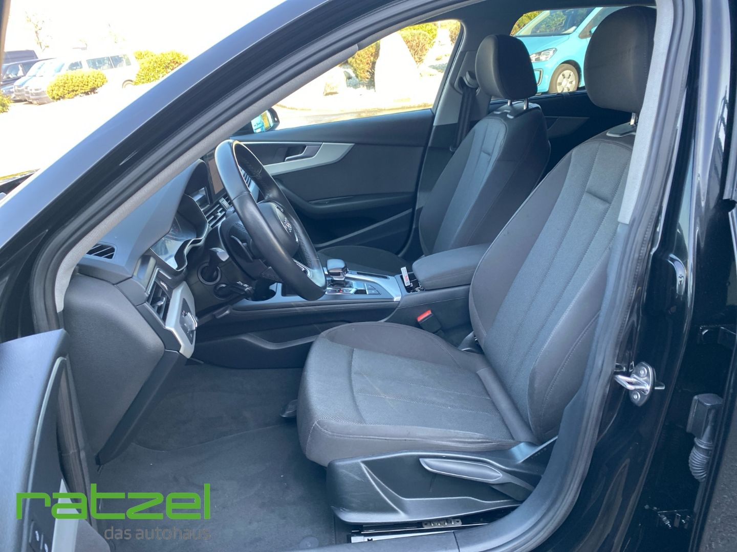 Fahrzeugabbildung Audi A4 Avant 35 TFSI S tronic Navi LED El. Heckklapp
