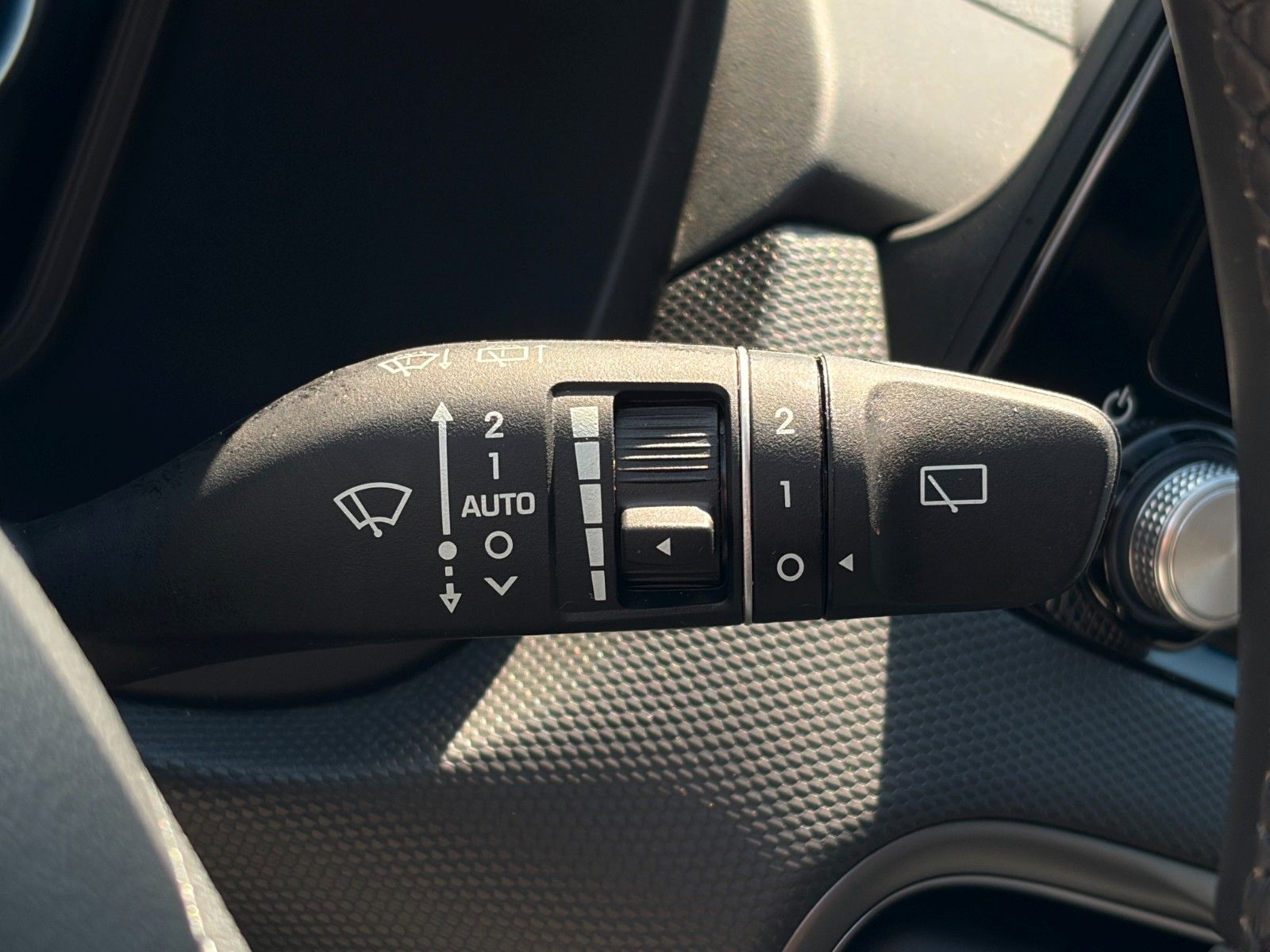 Fahrzeugabbildung Hyundai KONA E Trend 2WD CarPlay Schiebedach ACC CAM HuD