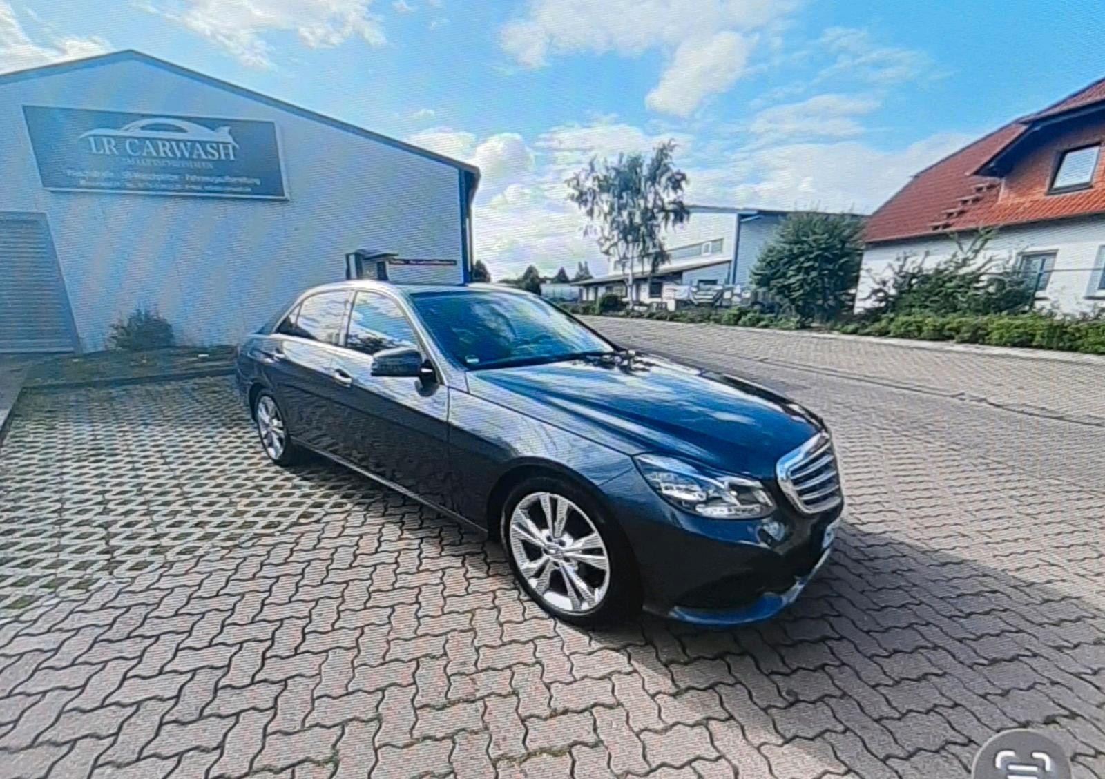 Mercedes-Benz E 220