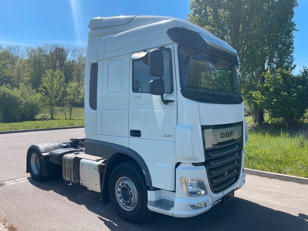 Fahrzeugabbildung DAF FT XF 480 SC, Kipp-/Schubbodenhydraulik