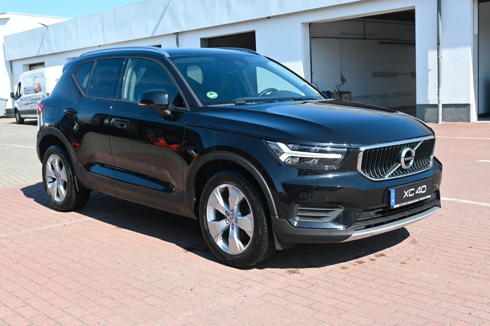 Fahrzeugabbildung Volvo XC40 D3 AWD Autom. Momentum*RFK*FSHZG*BLIS*AHK