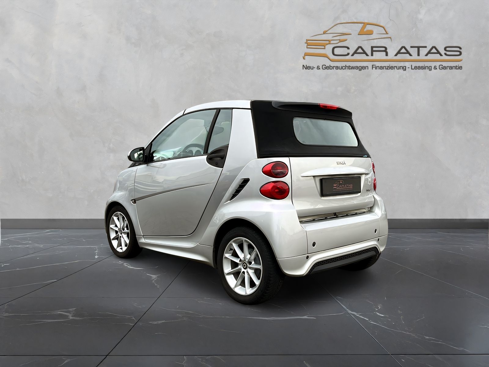 Fahrzeugabbildung Smart ForTwo Cabrio MHd AUT. KLIMAAUT. SITZHEIZUNG
