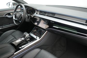 Audi A8 - 8