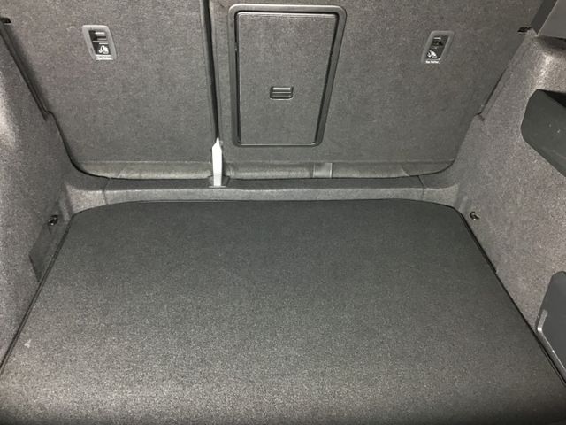 Fahrzeugabbildung Skoda Karoq Sportline 1.5 TSI DSG/AHK/NAVI/ACC/Std.Hzg