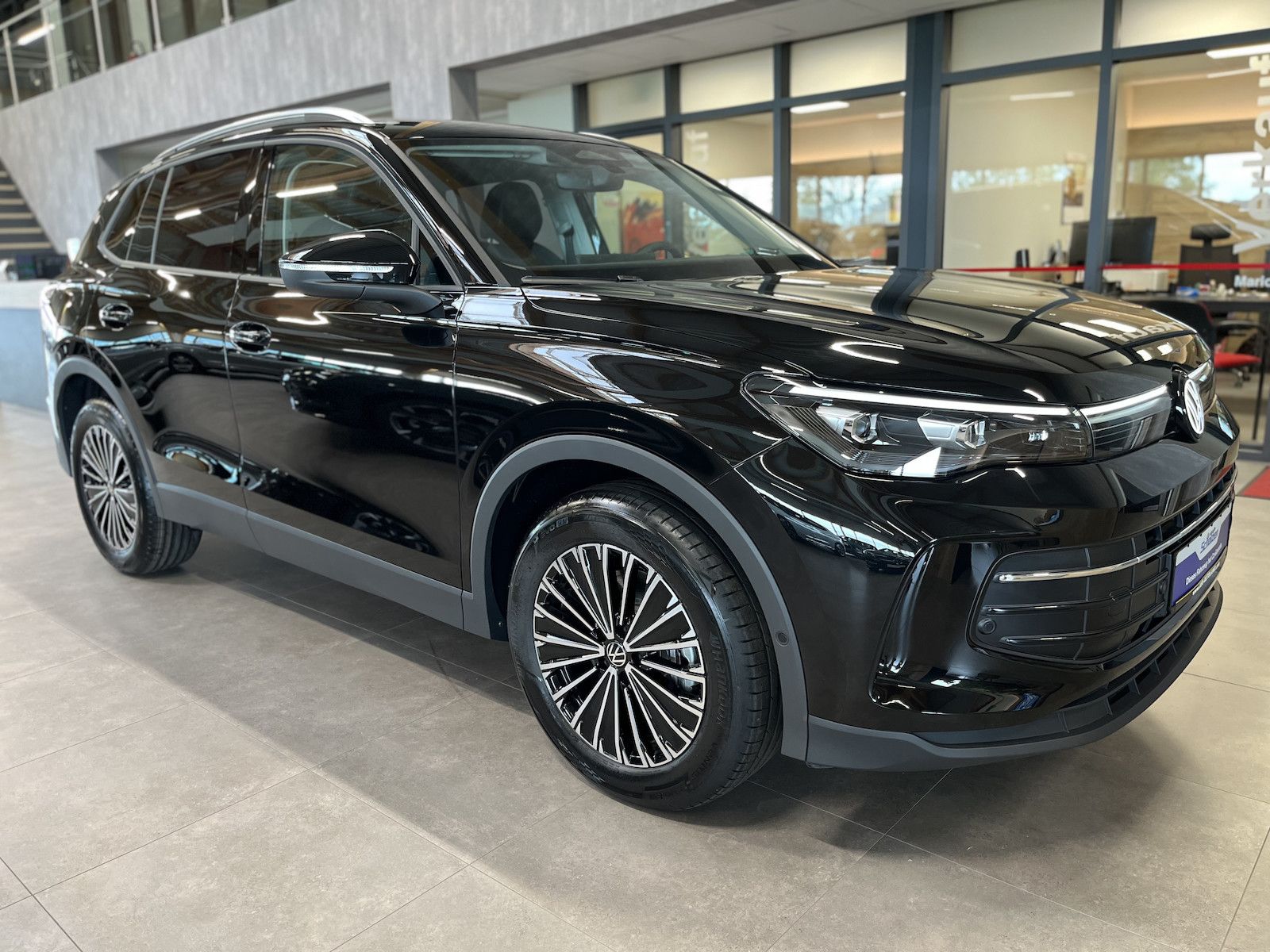 Volkswagen Tiguan 2.0 TDI 110 kW Life 18 AHK ACC Kamera 5JG imagem 3