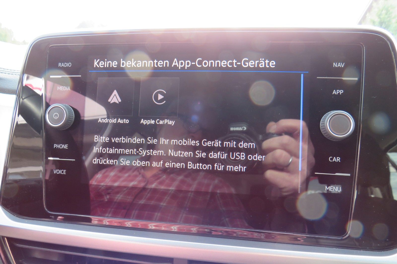 Fahrzeugabbildung Volkswagen T-Roc Life DSG AHK NAVI SITZH. APP-CON. LED 1Hd