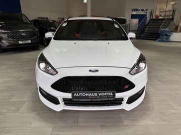 Ford Focus Turnier ST 250PS