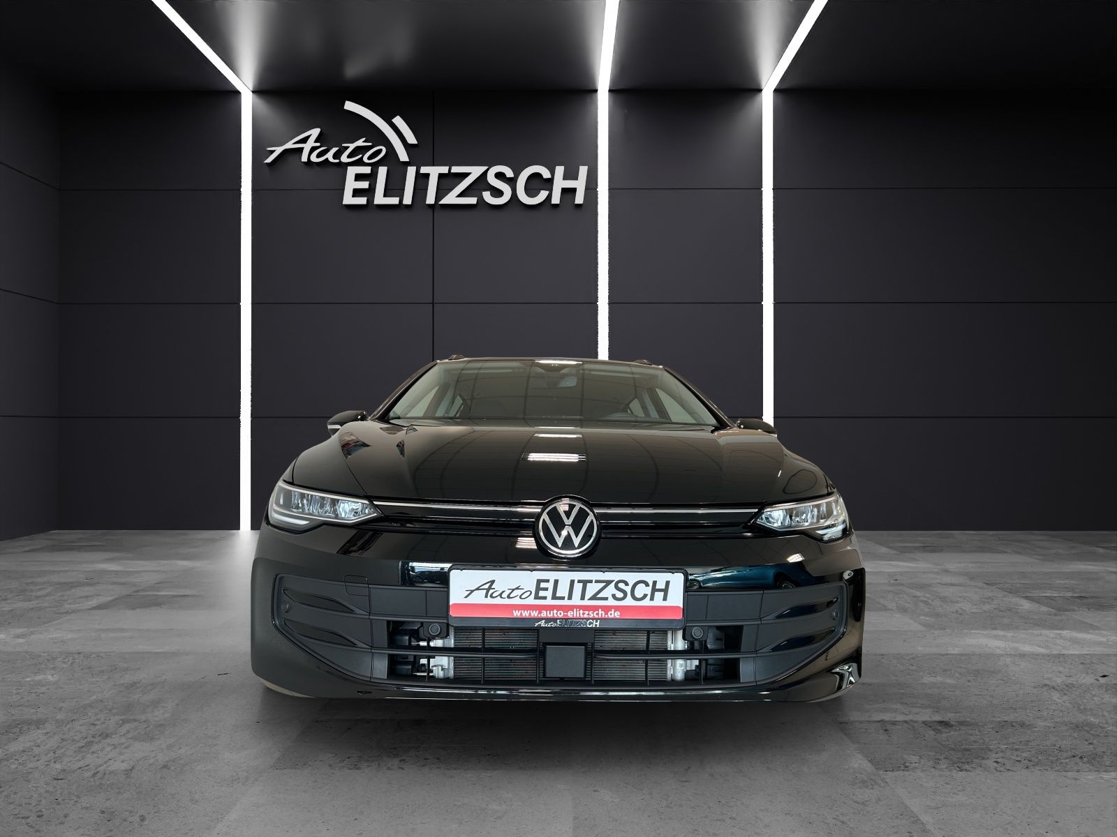 Fahrzeugabbildung Volkswagen Golf VIII Variant eTSI Life DSG LED Navi AID HUD