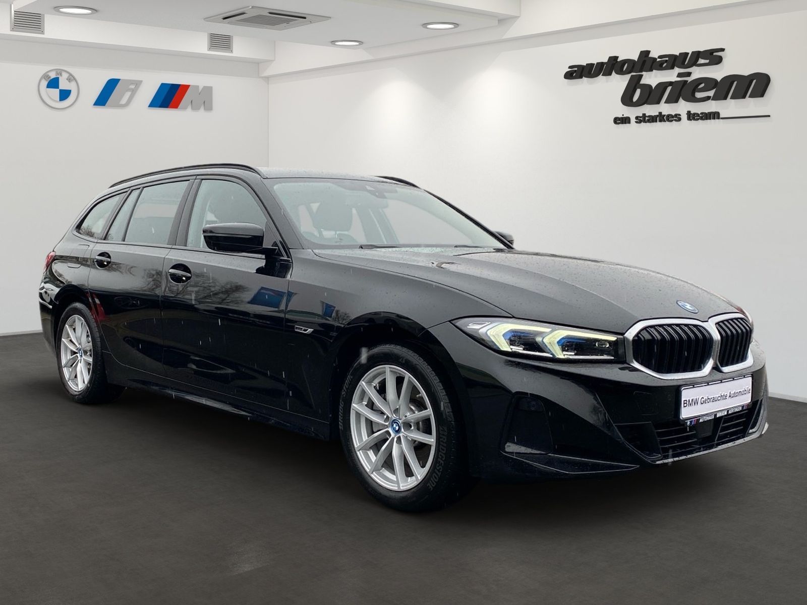 BMW 330e Touring, ab 299,- € mtl. Rate foto 2