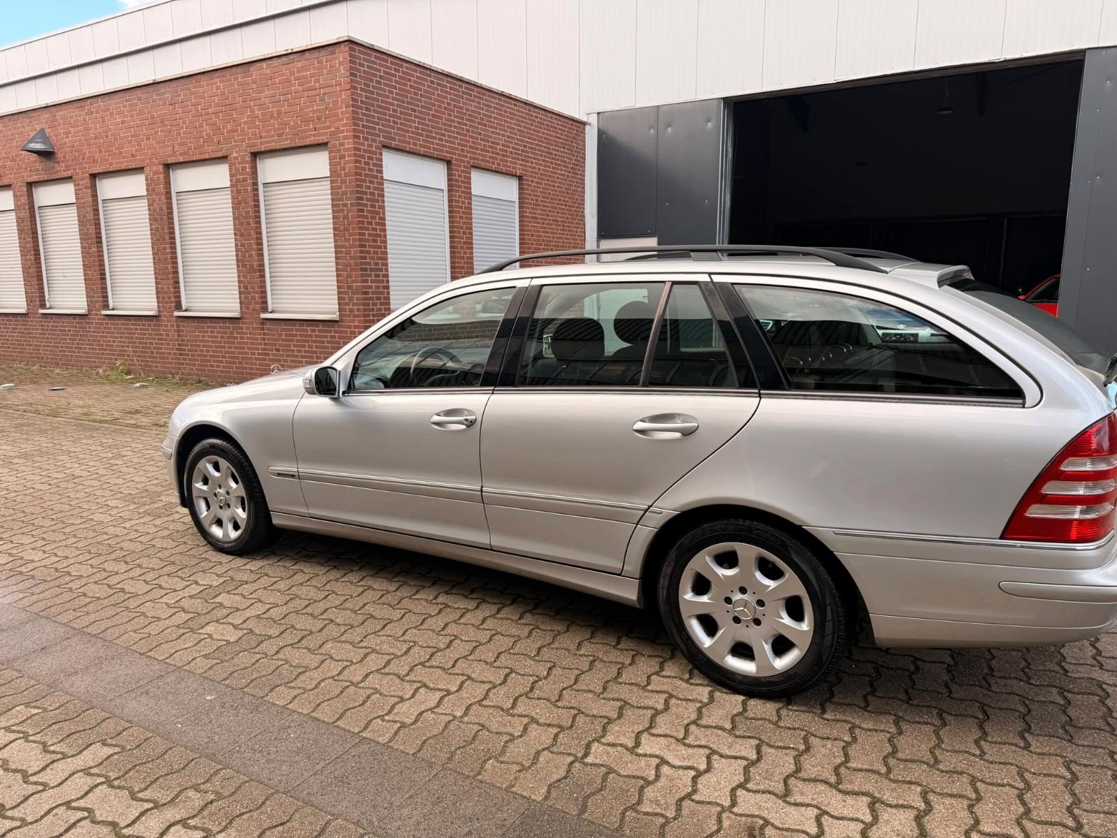 Mercedes-Benz C200 2006 — photo 10