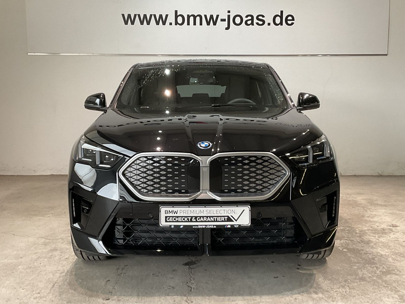 Fahrzeugabbildung BMW iX2 xDrive30 |Aktivsitz |M Sportpaket |19 M LMR