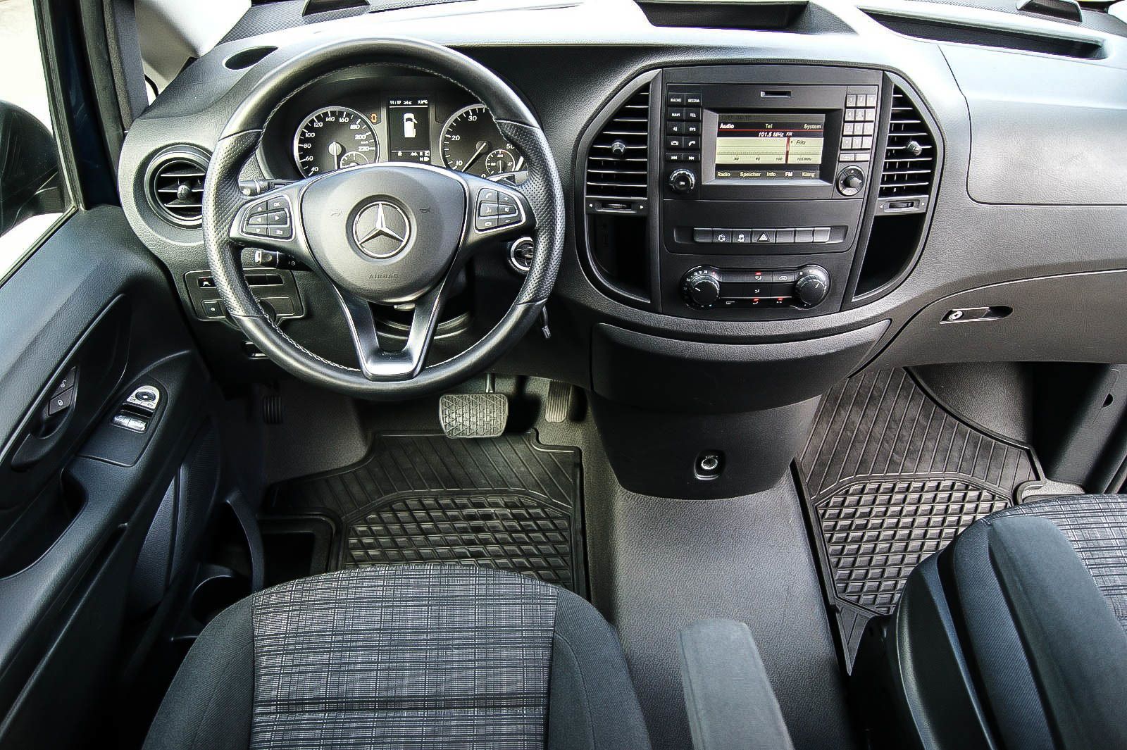 Fahrzeugabbildung Mercedes-Benz Vito Kasten 114 CDI lang Aut LED KAMERA PARKASSI