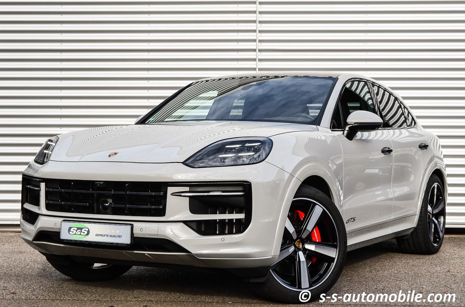 Porsche Cayenne GTS Coupé SportDesign HAL Inno Standhzg.