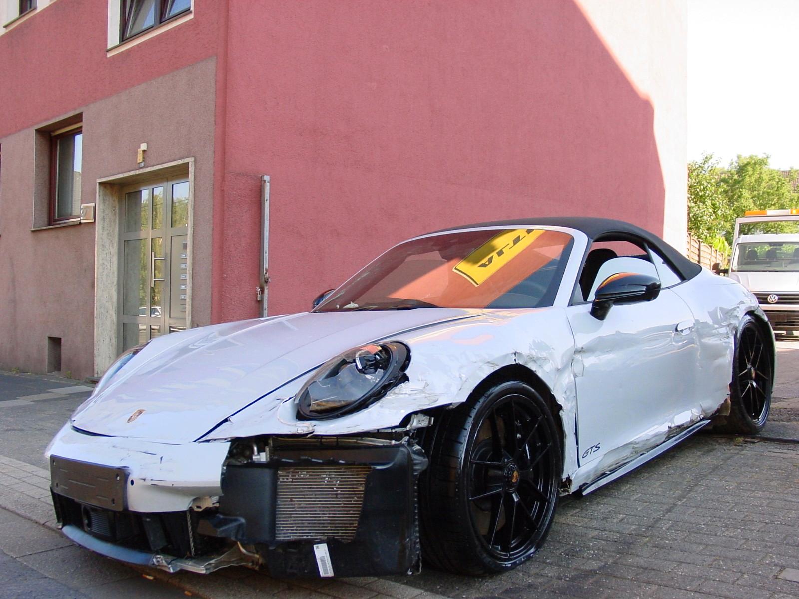 Porsche 992 911 Carrera 4 GTS T-Hybrid Cabrio LIFT NEWMO