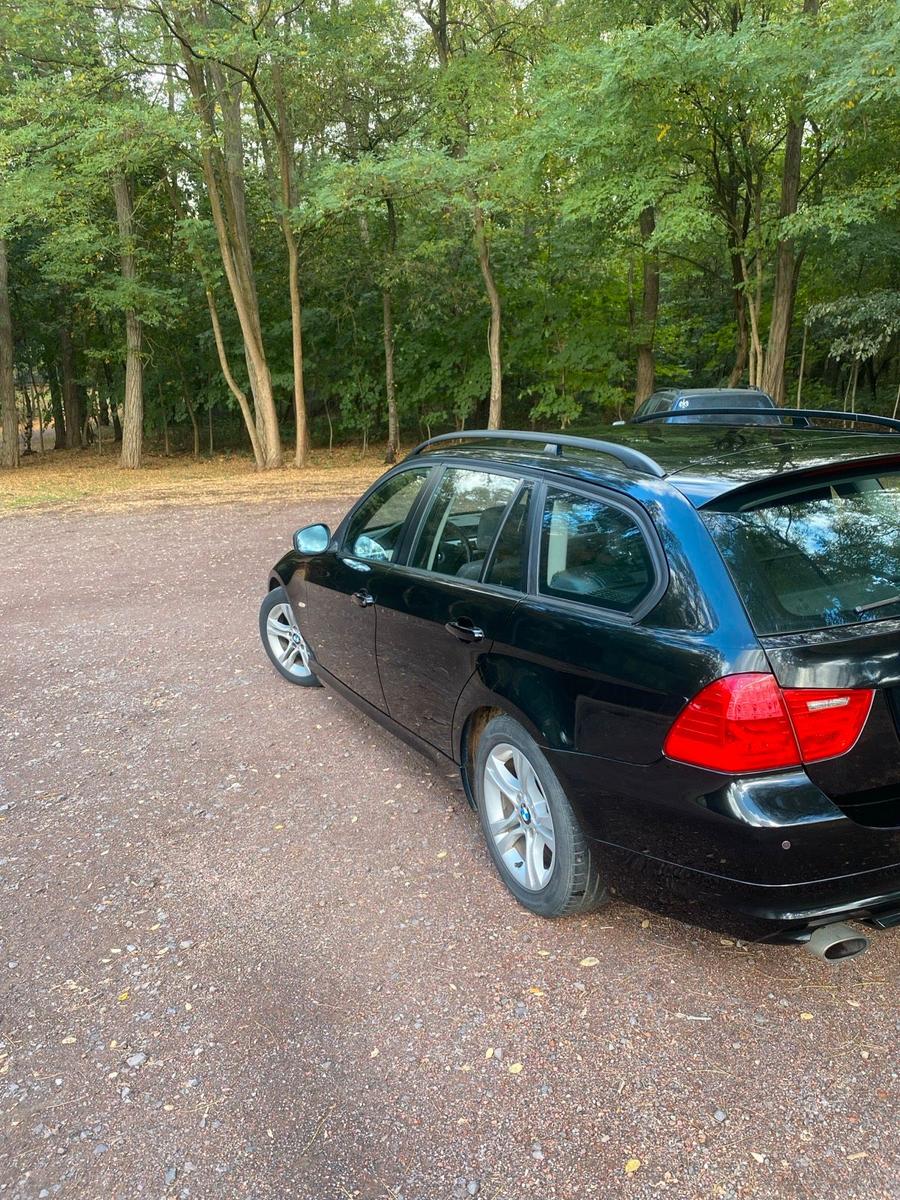 BMW 318 2010 — photo 5