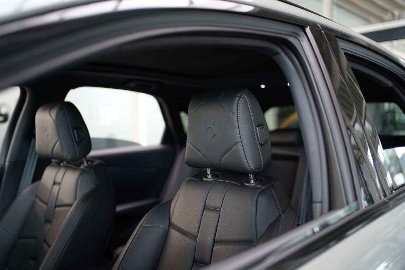Fahrzeugabbildung DS Automobiles DS7 BlueHDi 130 EAT8 Opera Anhängerkupplung Foca