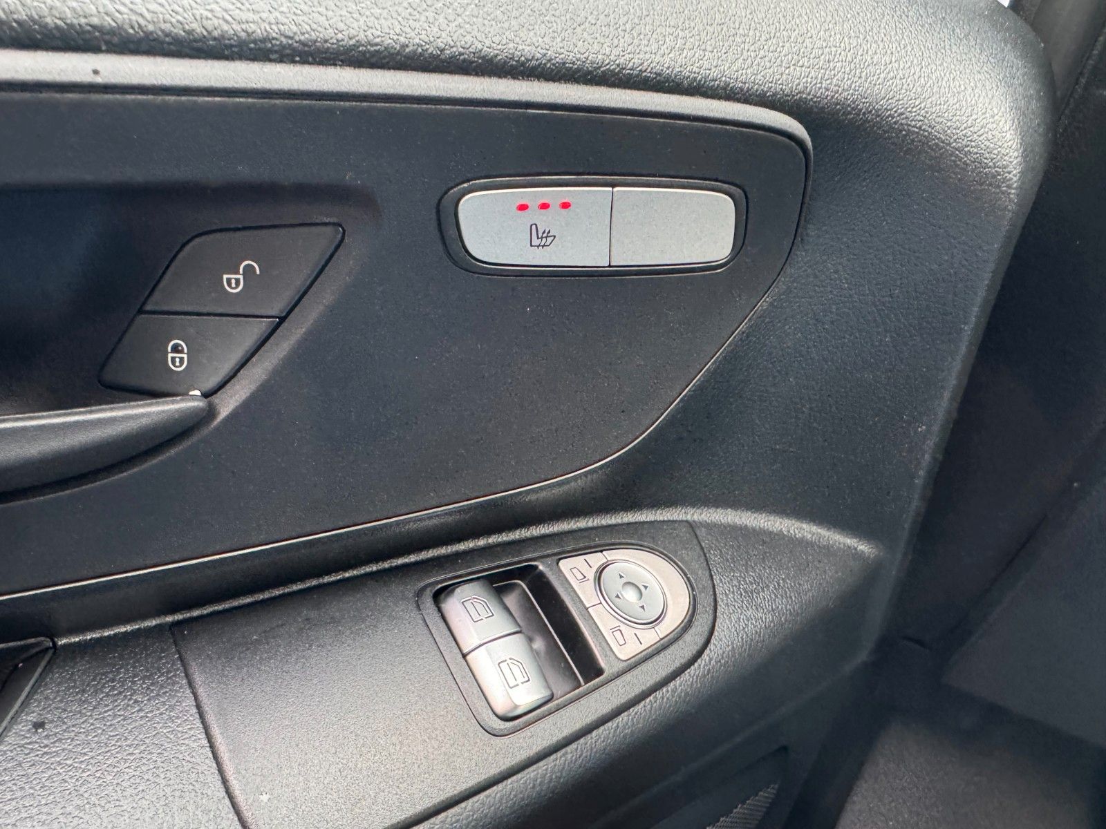 Fahrzeugabbildung Mercedes-Benz Vito 116 CDI Klima Kamera Audio40