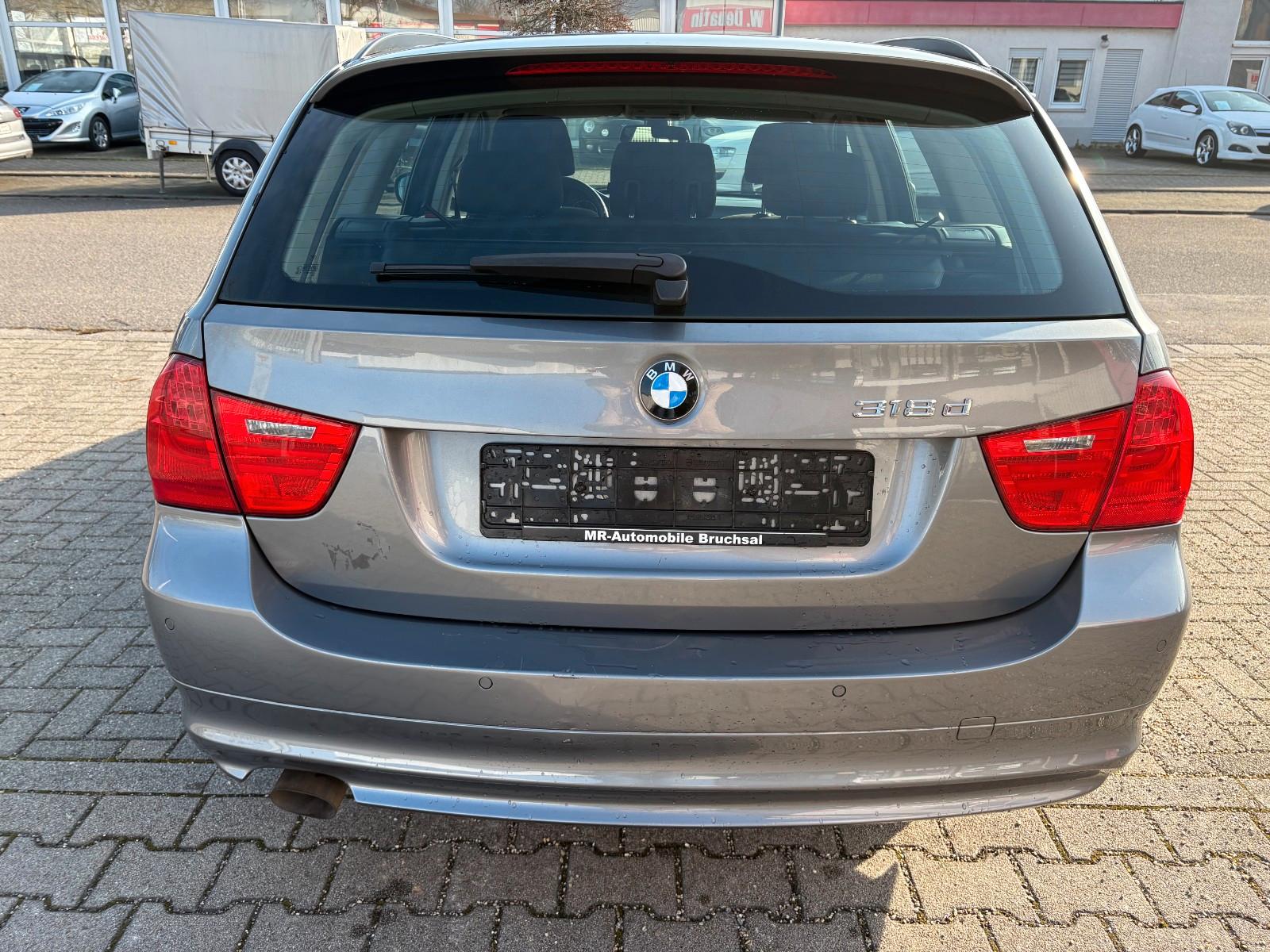 BMW 318 2012 — photo 6