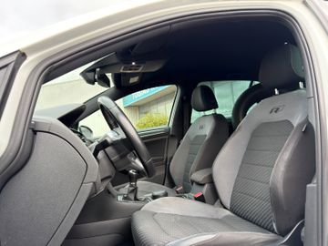 Volkswagen Golf 1.4 TSI R-Line*SHZ*PDC*LED*