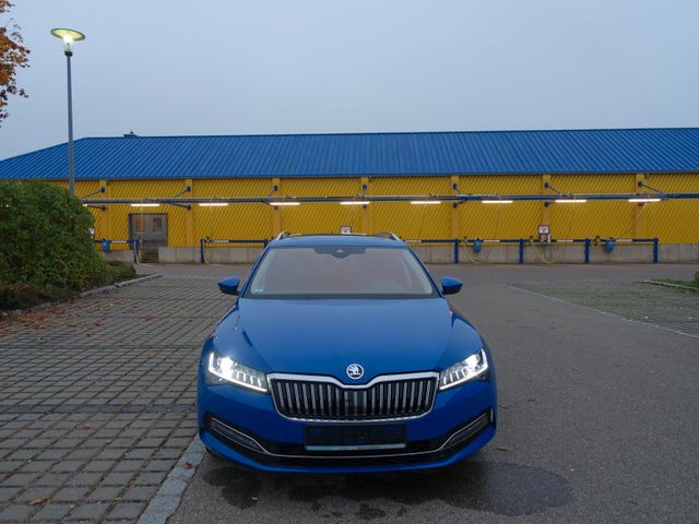 Skoda Superb Combi Style1,5TSI DSG Matrix Navi Pano