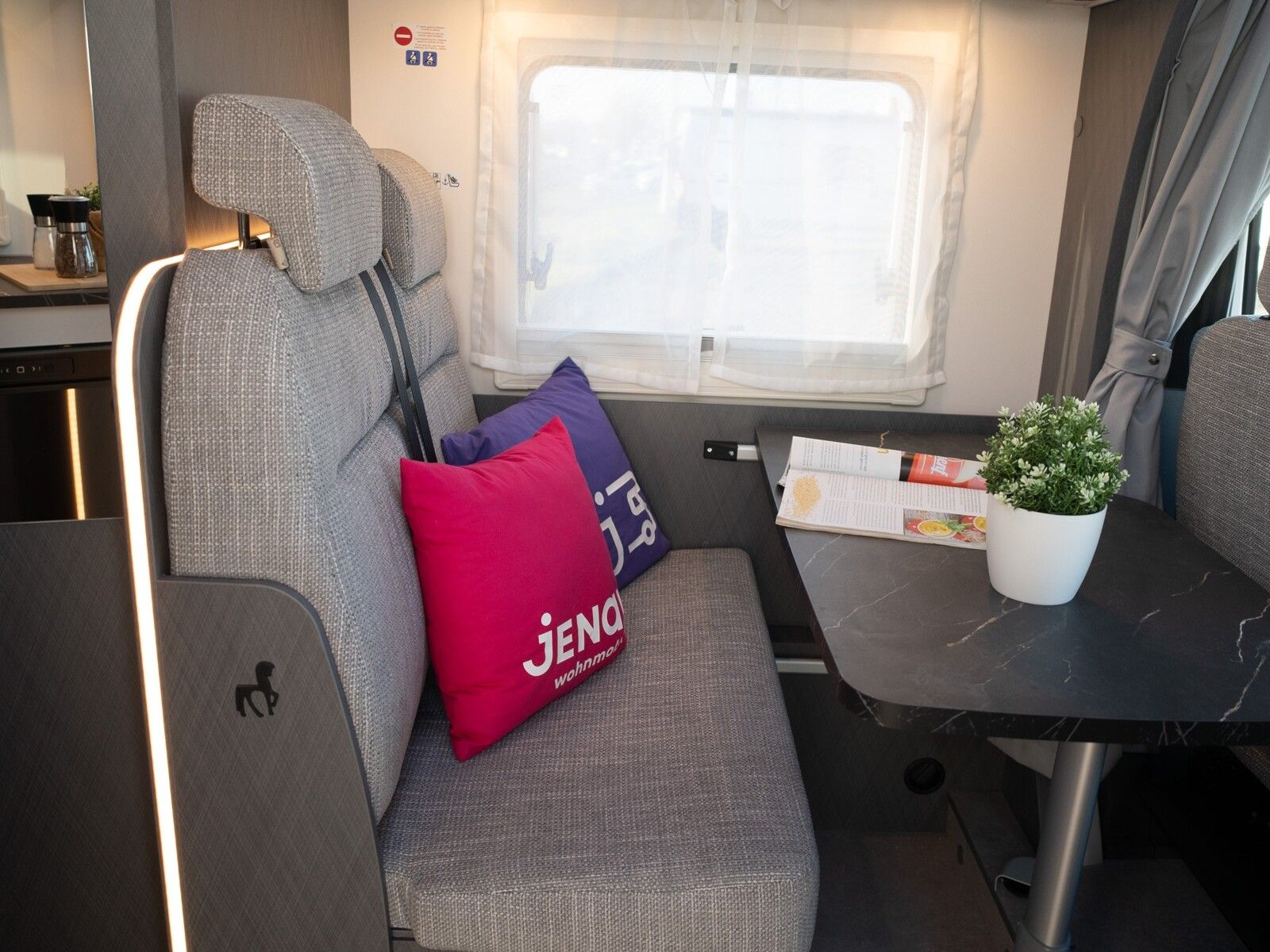 Fahrzeugabbildung Etrusco V Ford 6.6 SF Complete Selection, Dieselheizung