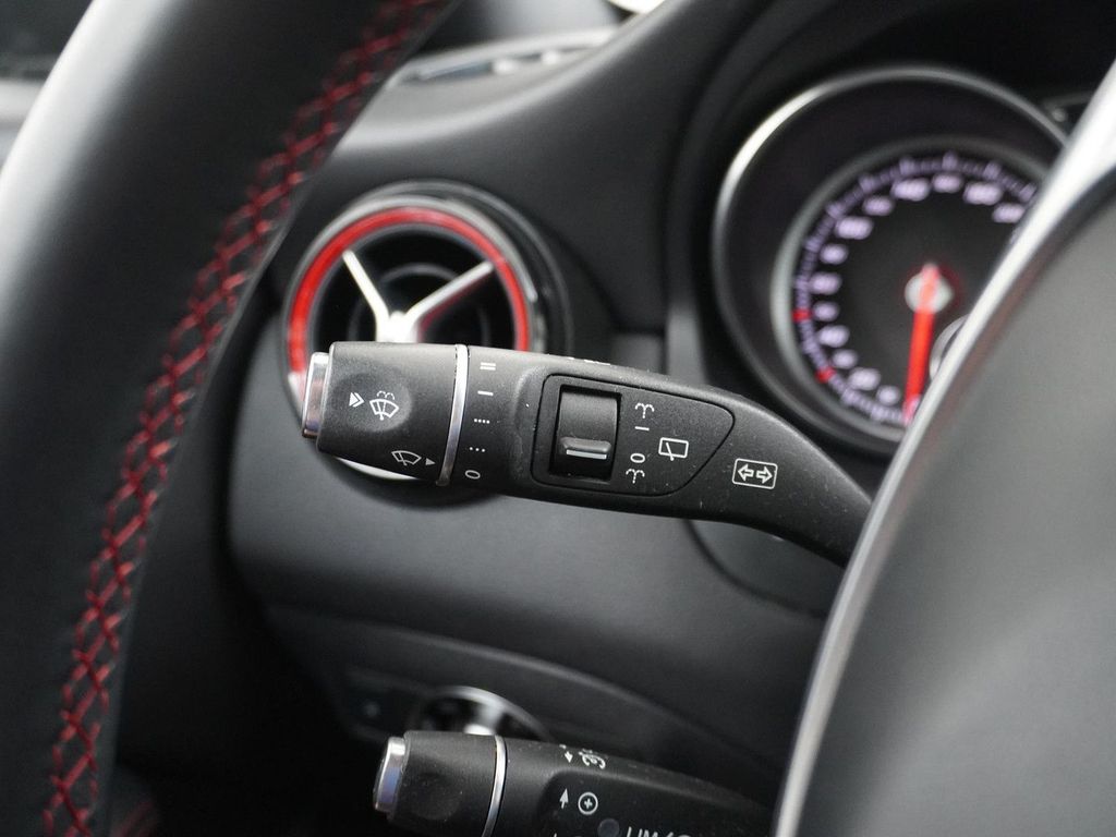 Mercedes-Benz CLA 250 Shooting Brake Sport 4MATIC Business kam