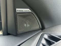 Fahrzeugabbildung DS Automobiles DS 7 BlueHDI 130 EAT8 Étoile Opera Hellgrau