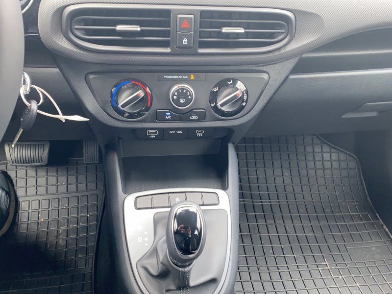 Fahrzeugabbildung Hyundai i10 1.0 Trend Automatic, Klima
