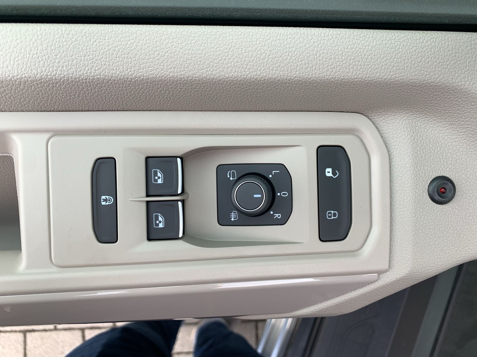 T7 Multivan 2.0 TDI Style LÜ, AHK, Navi, Sthzg,