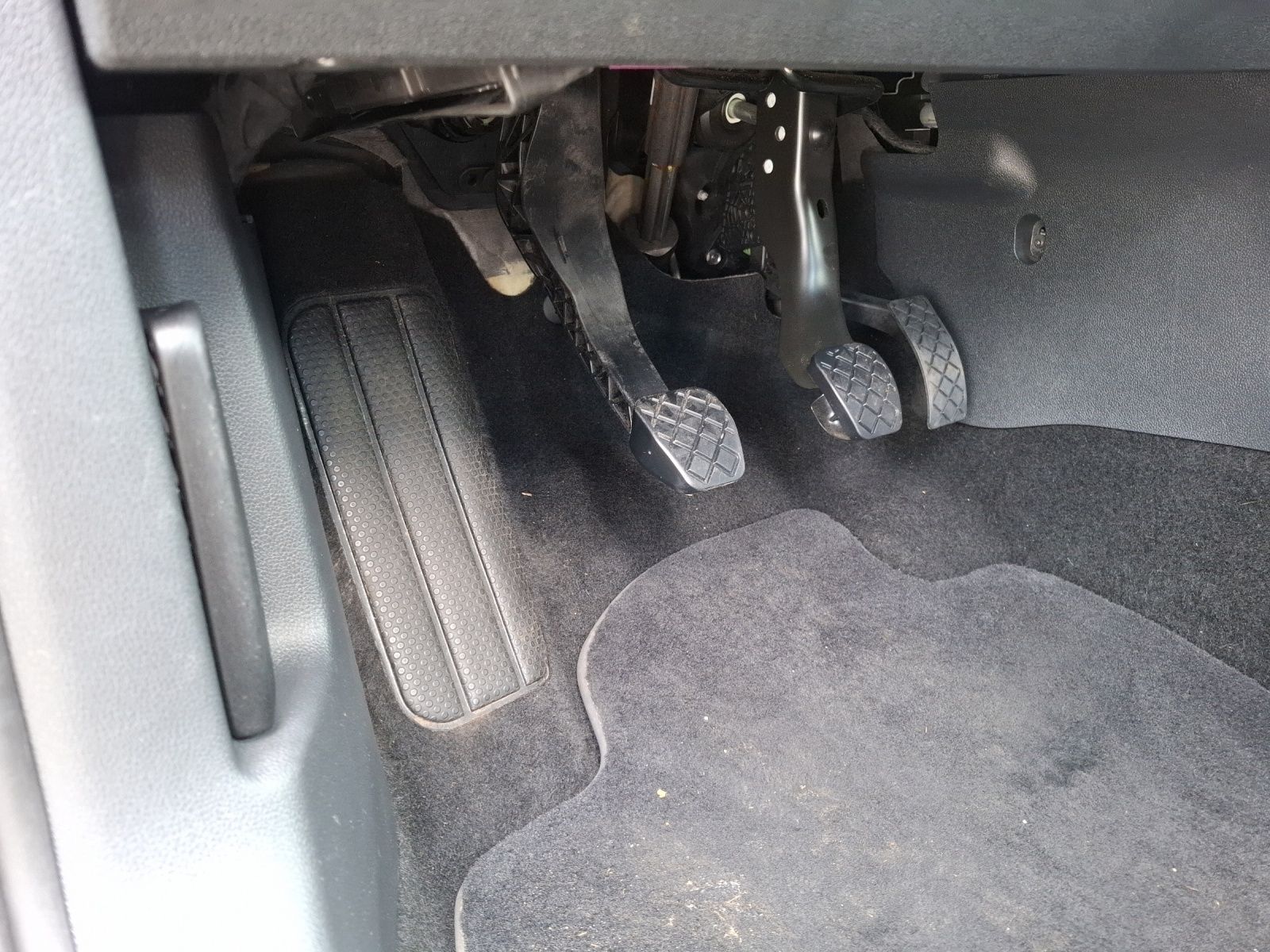 Fahrzeugabbildung Volkswagen T-Cross TSI Life Navi Climatronic RFK SH LM