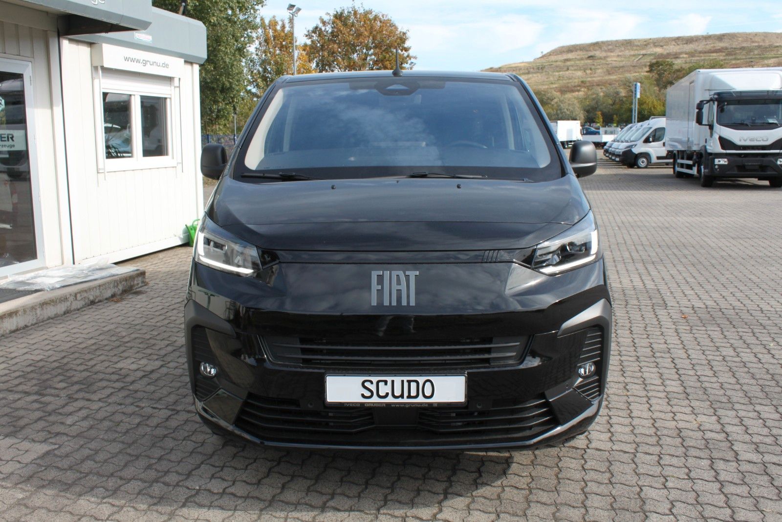 Fahrzeugabbildung Fiat Scudo XL Multicab Webasto/Full-LED 6-Sitzer