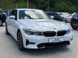 BMW 3 Limousine 320 d xDrive Sport Line/HUP/RCAM/LED - BMW 320 mit Diesel-Antrieb: Limousine