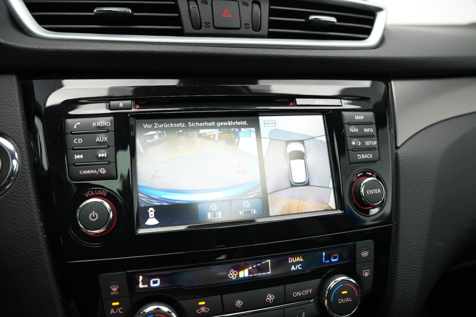 Fahrzeugabbildung Nissan Qashqai Tekna /GLASDACH/360°/MEMORY/NAVI
