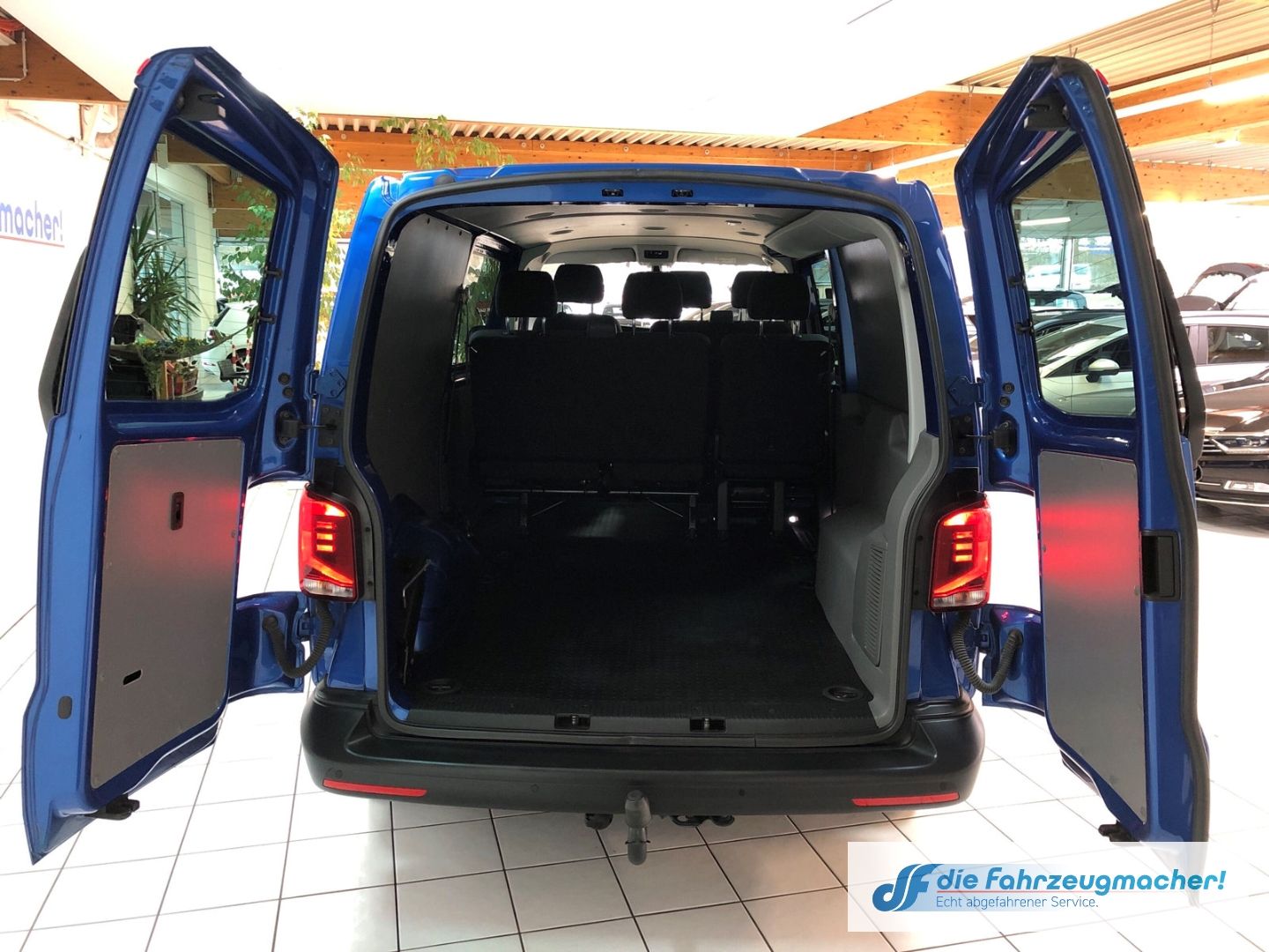 Fahrzeugabbildung Volkswagen Transporter T6.1 Kombi Mixto DoKa lang LED E6d 1